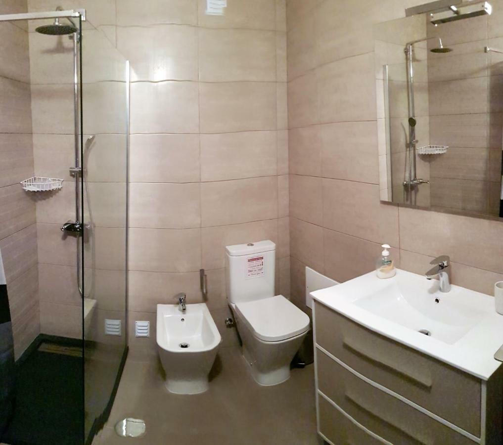Glory Holiday Rooms Lagos Esterno foto